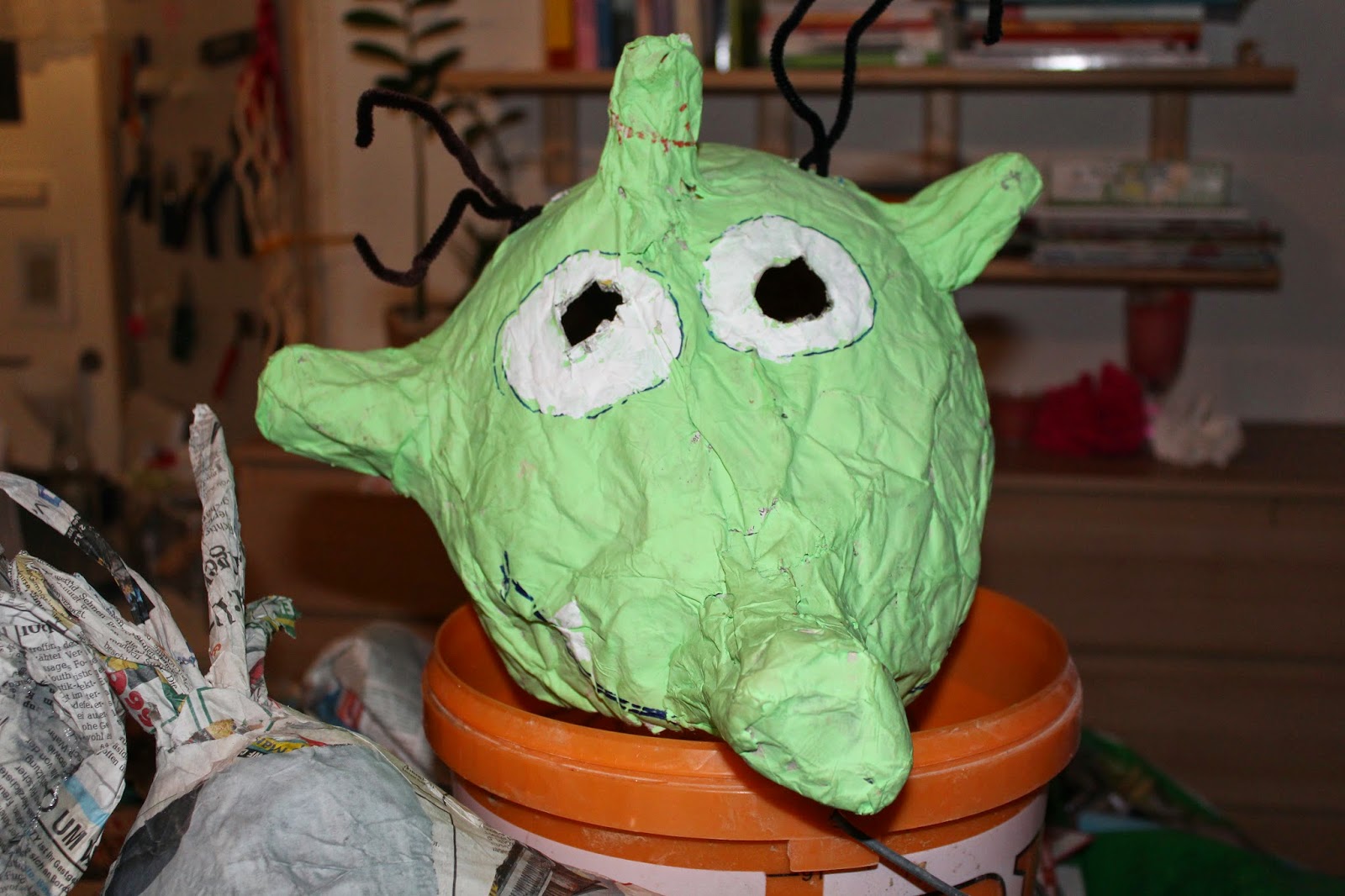 Faschingsmasken aus Pappmache´ selber machen