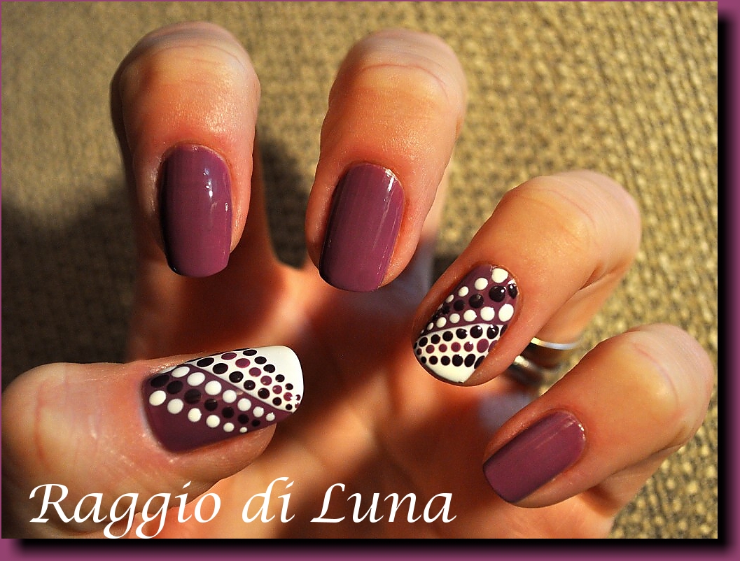 Raggio di Luna Nails: Dots on plum