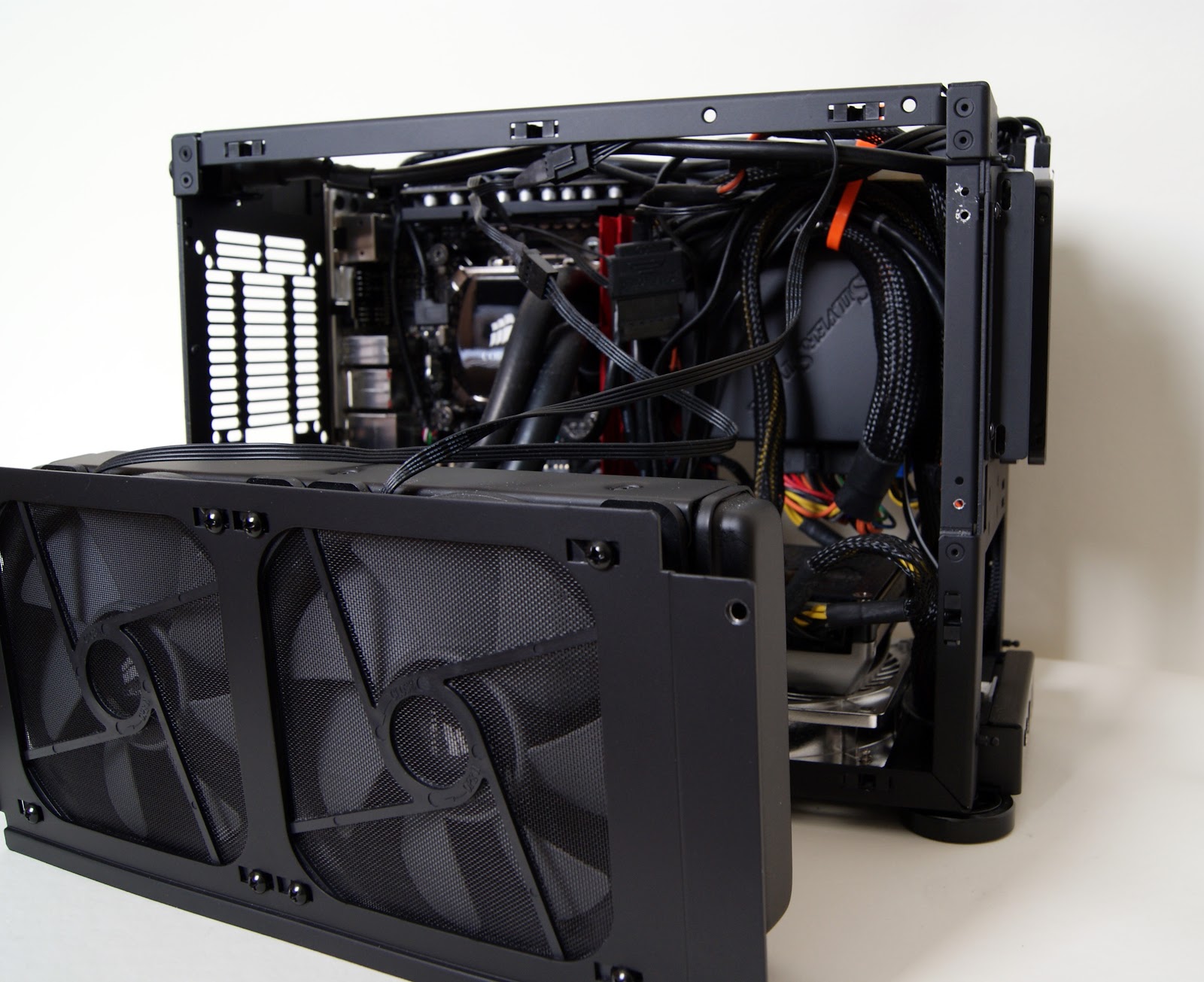 Corsair H100i en Mini-ITX NCASE M1