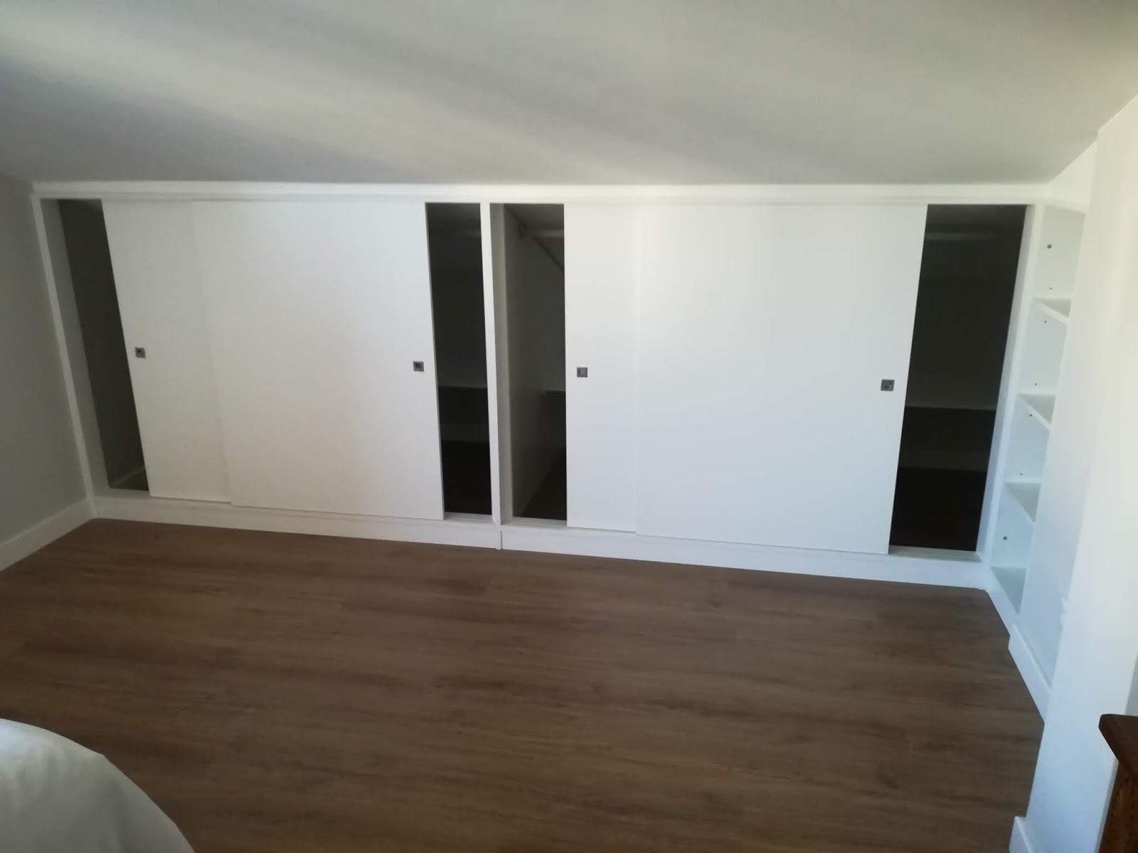 EBANISTA - CARPINTERO: Frente armario buhardilla