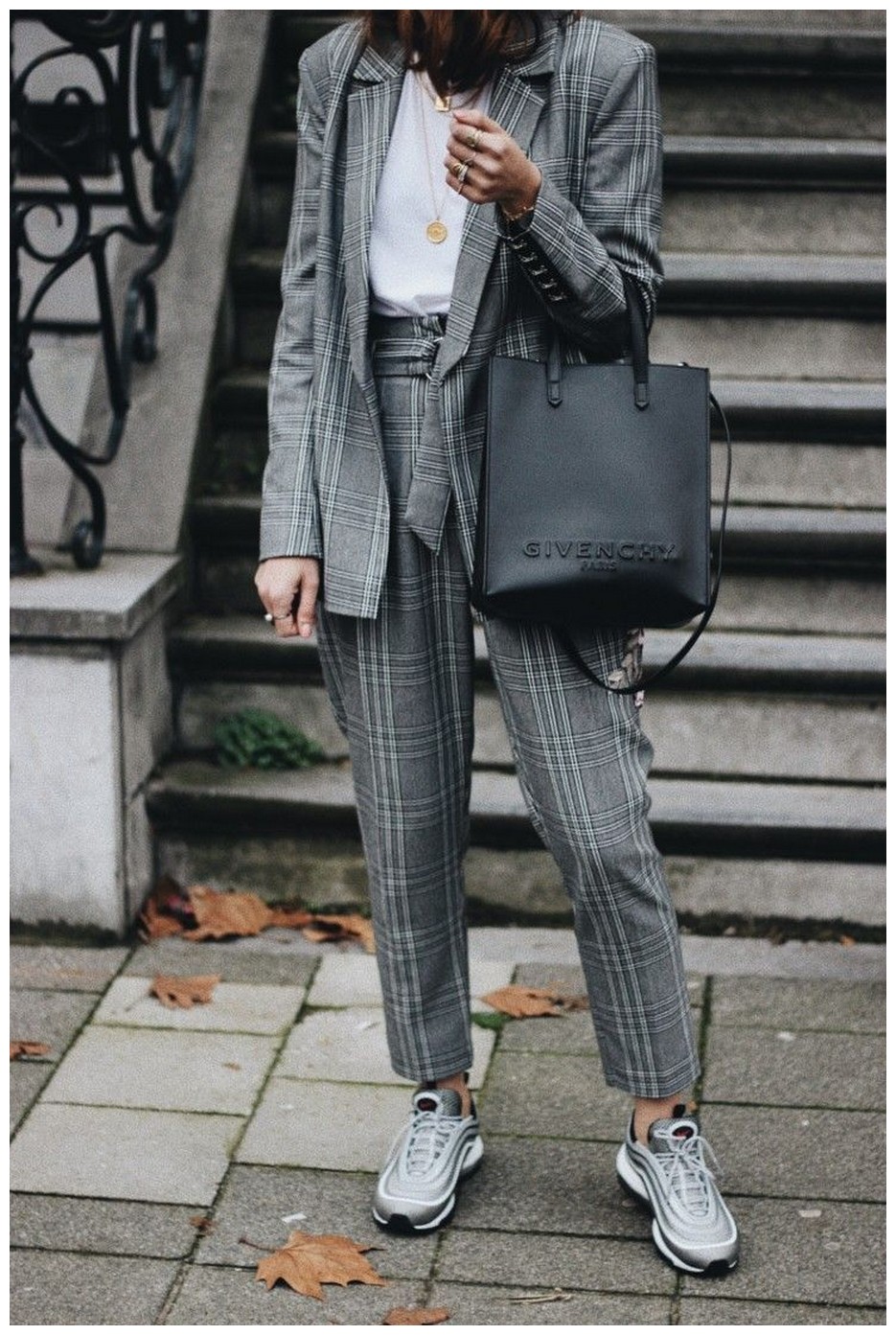50+ Amazing Women Suits and Sneaker Trend