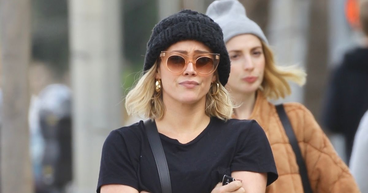 Hilary Duff clicks at Sweetgreens in Studio City 18 Dec-2019