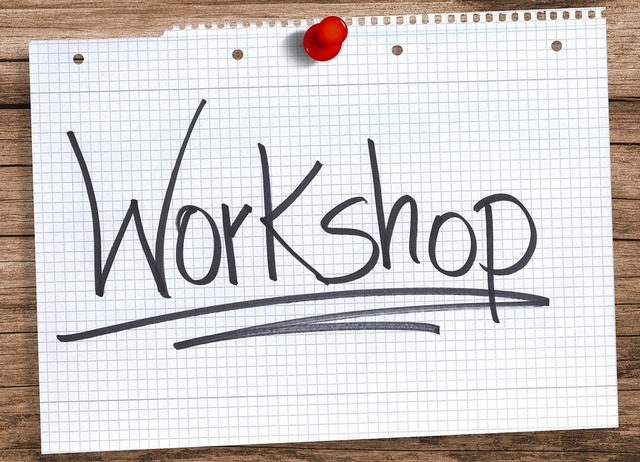 Apa Saja Perbedaan Workshop Training Dan Seminar Berikut Contohnya Pengadaan Barang Dan Jasa