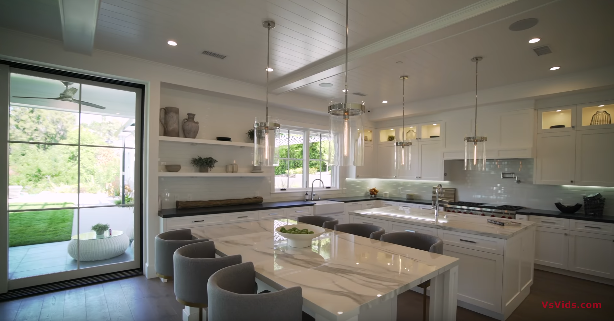 31 Photos vs. Touring a $7,495,000 ENCINO Mansion with 300 Ft Private Driveway! - Luxury Home Tour 31 Photos vs. Touring a $7,495,000 ENCINO Mansion with 300 Ft Private Driveway! - Luxury Home Tour