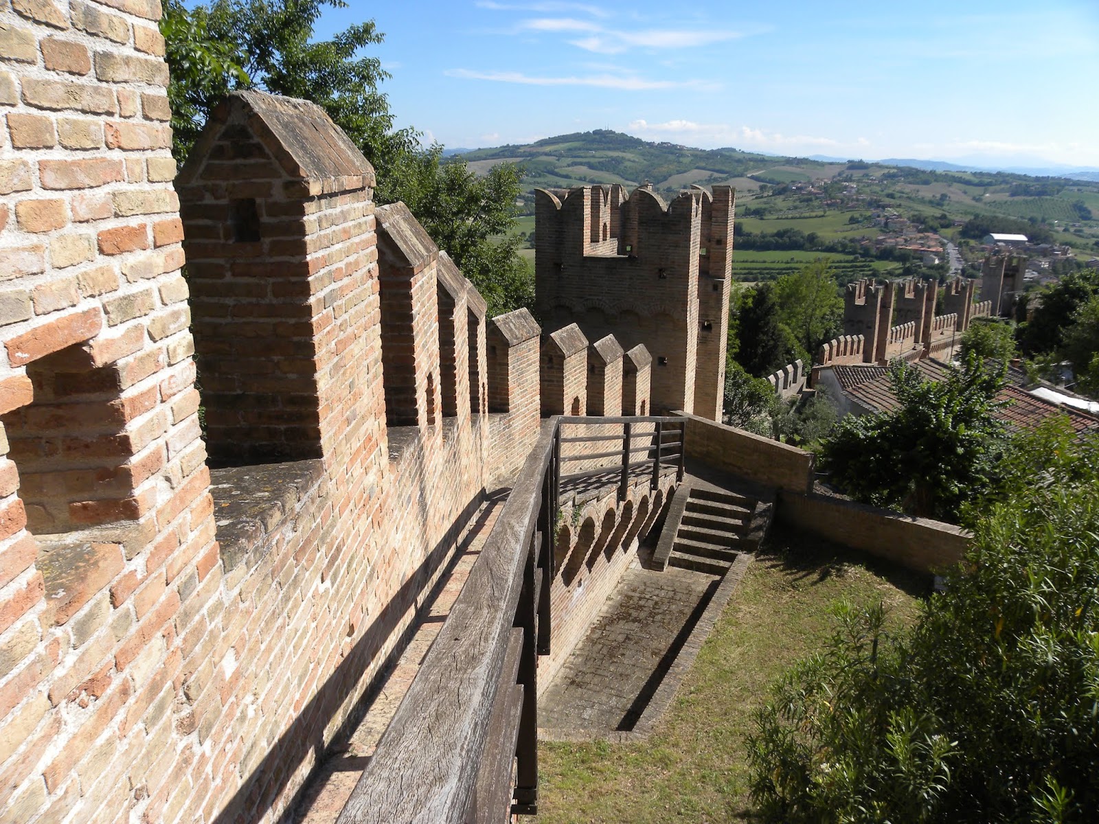 Alla scoperta di Gradara ( PU ), capitale del medio evo - THE MARCHE ...