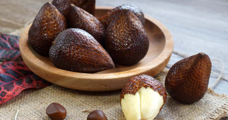 20 Arti Mimpi Tentang Buah Salak Menurut Primbon Jawa dan 20 Arti Mimpi Tentang Buah Salak Menurut Primbon Jawa dan