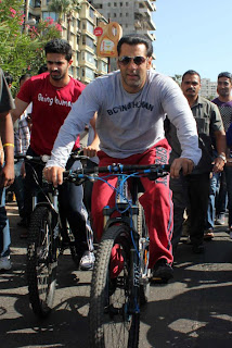 Salman Khan participating in ‘Mumbai Car Free Day’