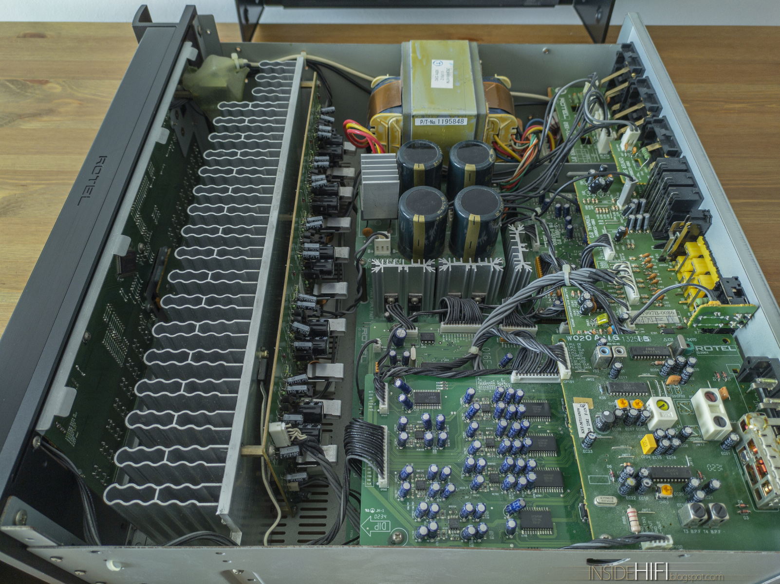 Inside HiFi Rotel RSX1055