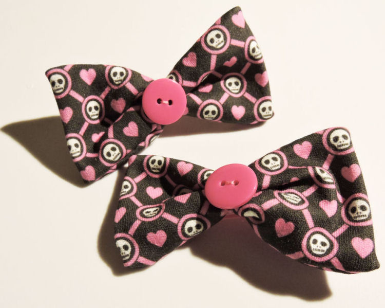 Don't Eat the Paste Easy hand sewn hair bow tie clips