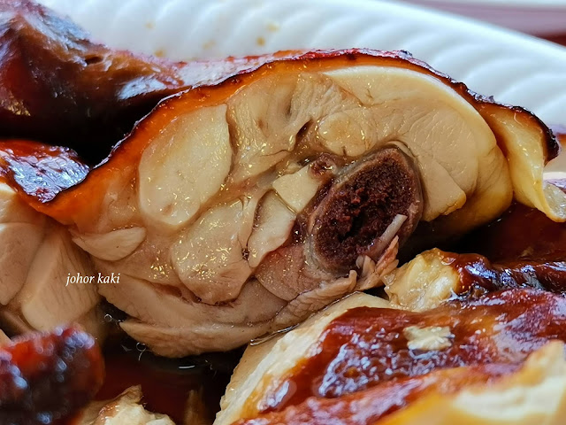 Hong Kong Soya Sauce Chicken Rice & Noodle in Singapore (After & Before it Became Michelin Star Hawker Chan) 香港油雞飯麵 Hawker Chan