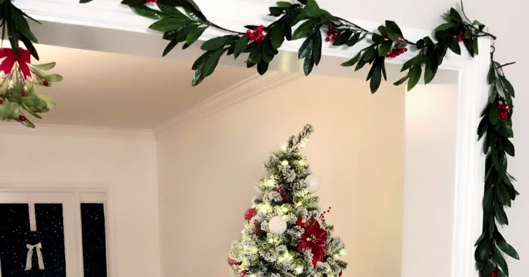 How to Hang Holiday Garlands Indoors Celebration Stylist Popular