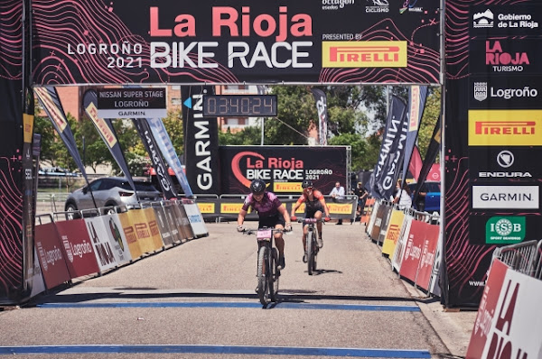 Tiago Ferreira y Naima Madlen repiten victoria en la segunda etapa de La Rioja Bike Race 2021