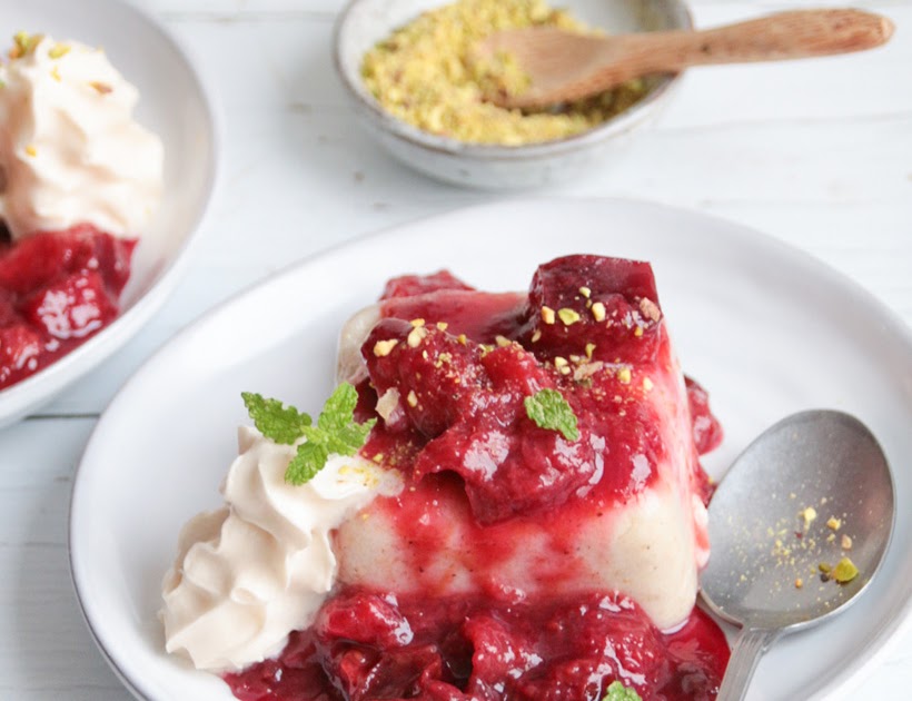 ...what Ina loves : Grießflammerie mit eingekochten Zwetschgen