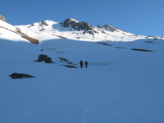 Der Weiße Knoten ist der linke der beiden Gipfel