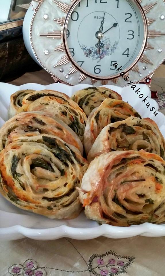 3 RENKLİ BÖREKELDEN GELEN HERŞEY