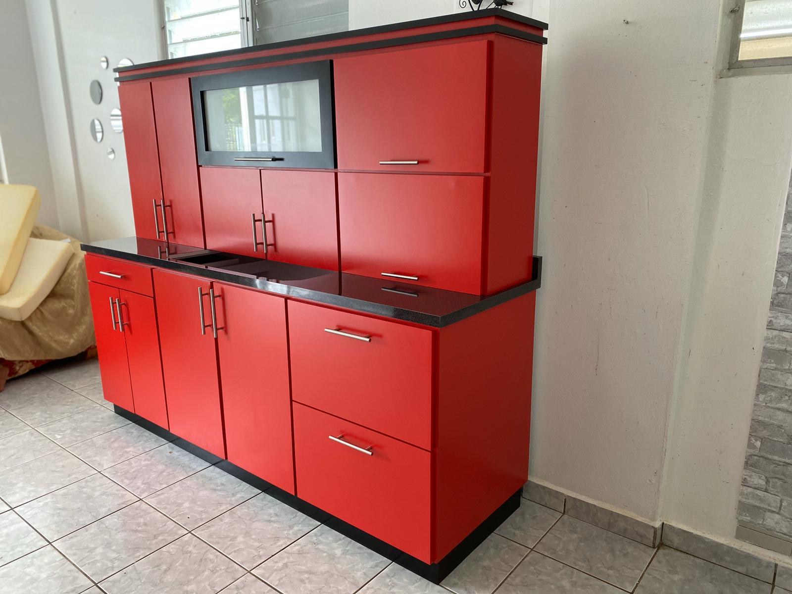 Gabinete en PVC prefabricado de 7` pies