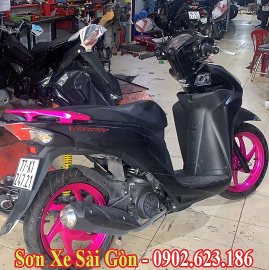 Sơn mâm xe máy Vario màu hồng candy cực đẹp tại TP.HCM Sơn mâm xe máy Vario màu hồng candy cực đẹp tại TP.HCM