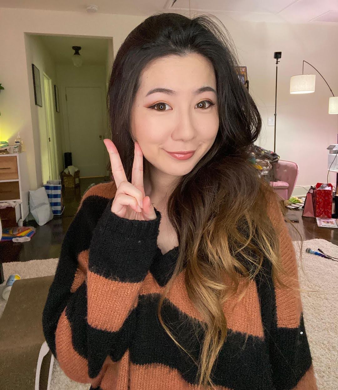 Fuslie - Age, Wiki, Bio, Trivia, Photos - FilmiFeed