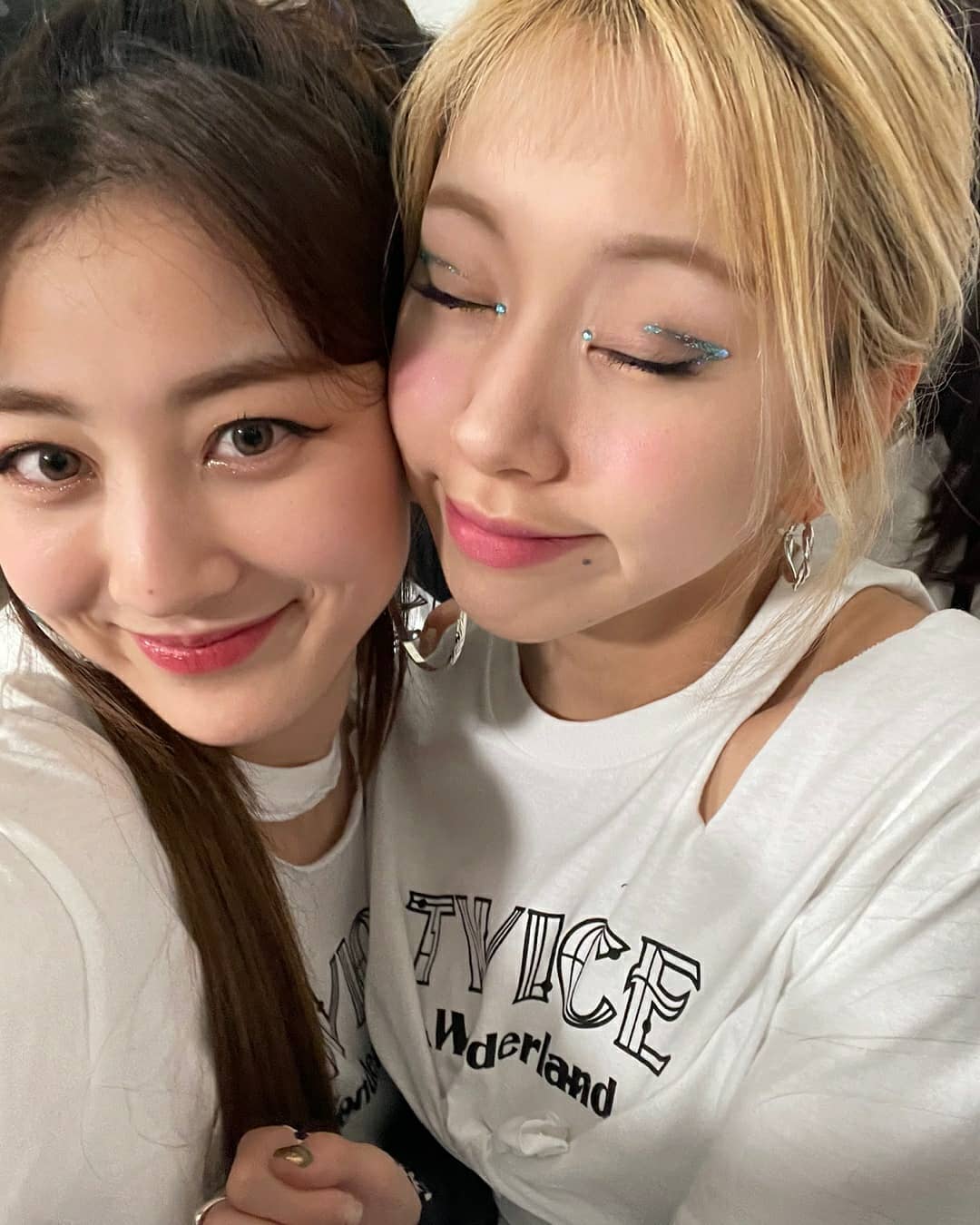 twicetagram_20210306_22.png