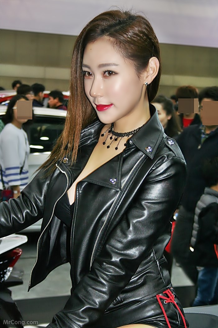 Kim Tae Hee&#39;s beauty at the Seoul Motor Show 2017 (230 photos) photo 2-14