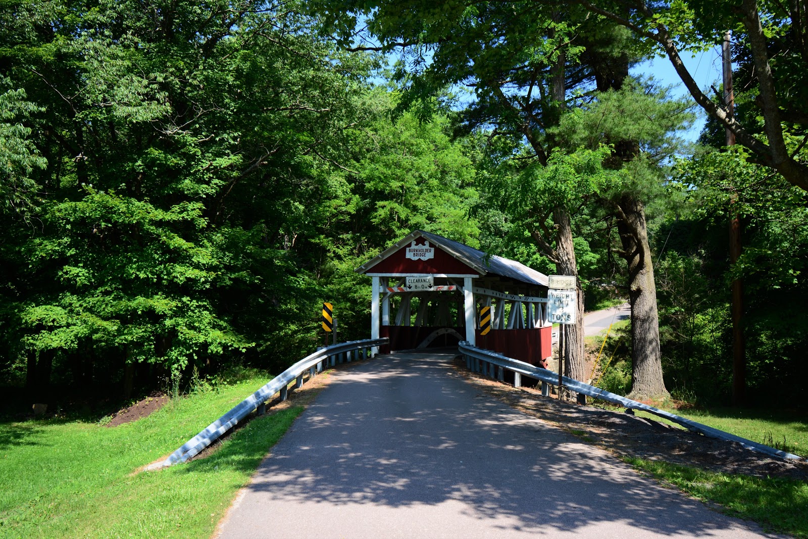 COVERED BRIDGES IN OHIO + BURKHOLDER/BEECHDALE COVERED BRIDGE