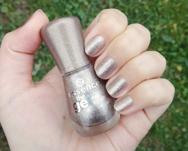 Essence The Gel Nail Polish 44 On Air! Swatch