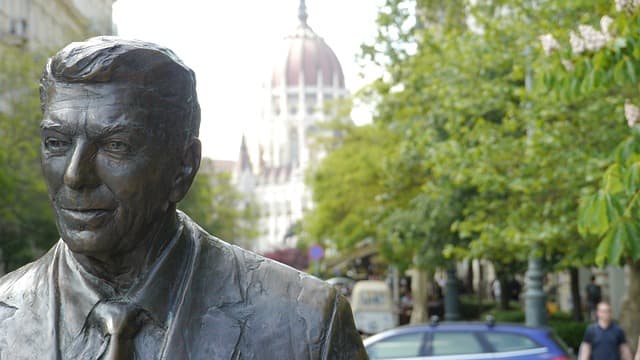 Ronald Reagan statue