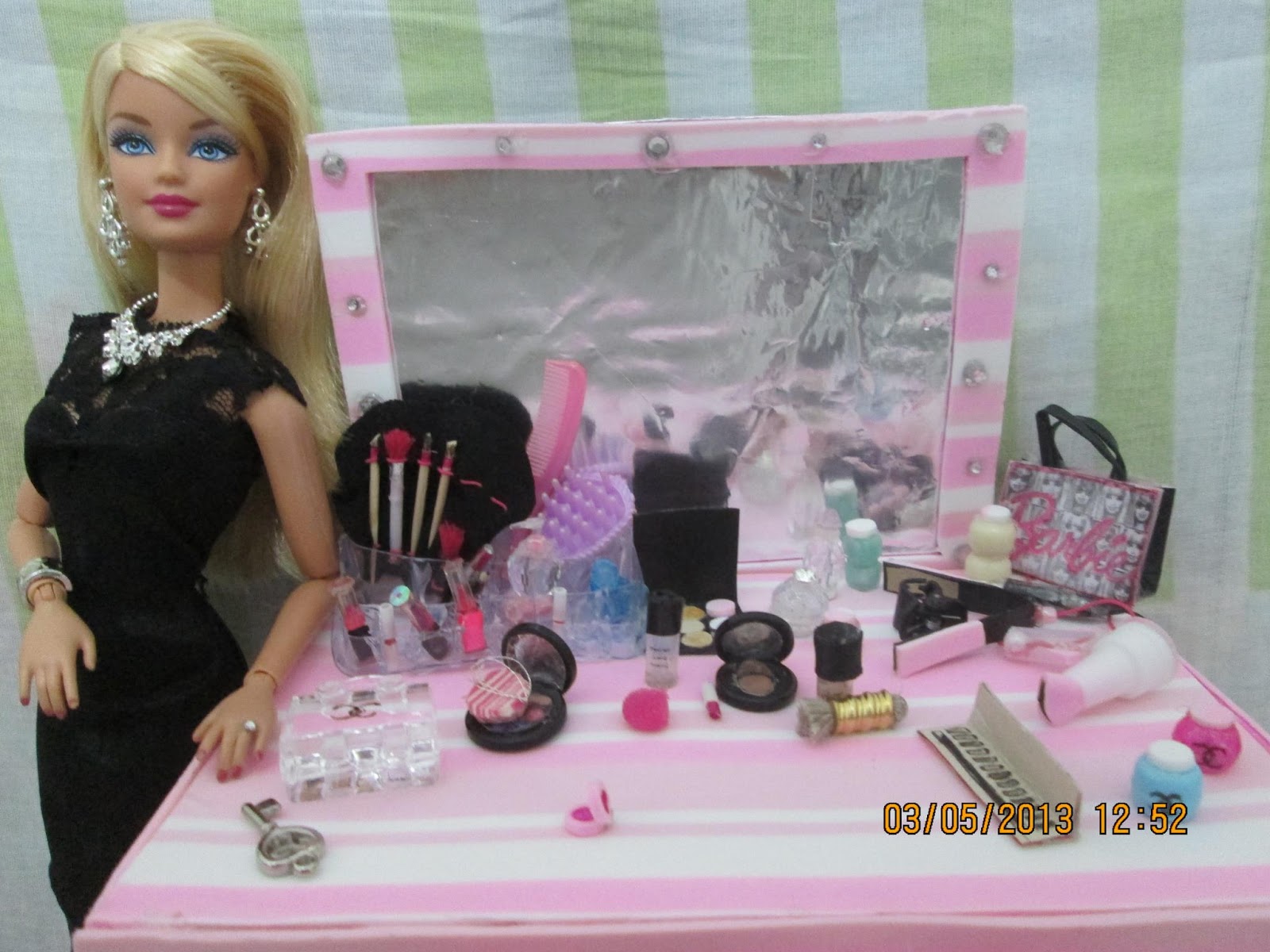 Barbie Doll Barbie dressing table