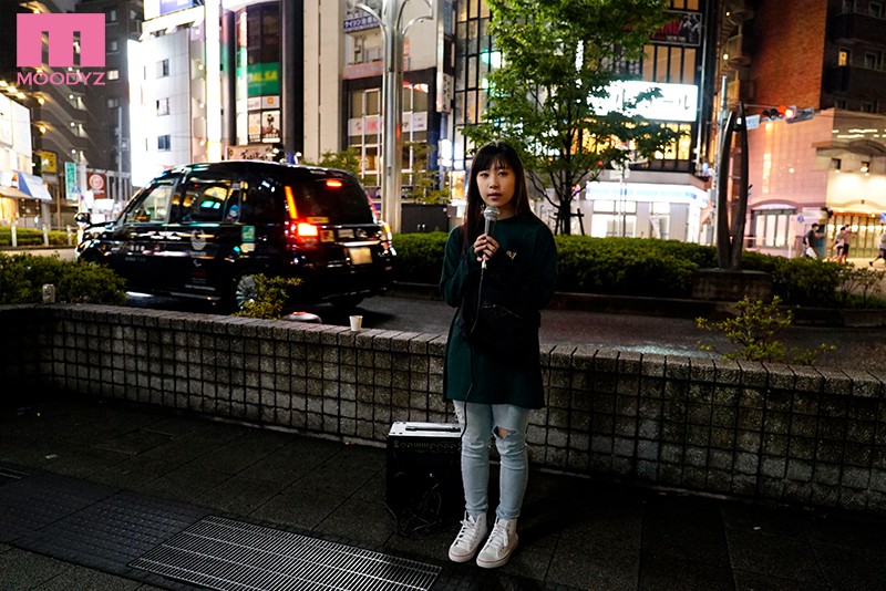 不敢在众人面前开唱!那就先学在镜头前开鲍吧! 不敢在众人面前开唱!那就先学在镜头前开鲍吧!