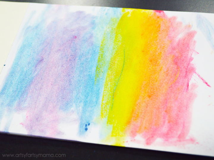 Preschool Chalk Color Mixing at artsyfartsymama.com #preschool #homeschool #chalk #kidscrafts