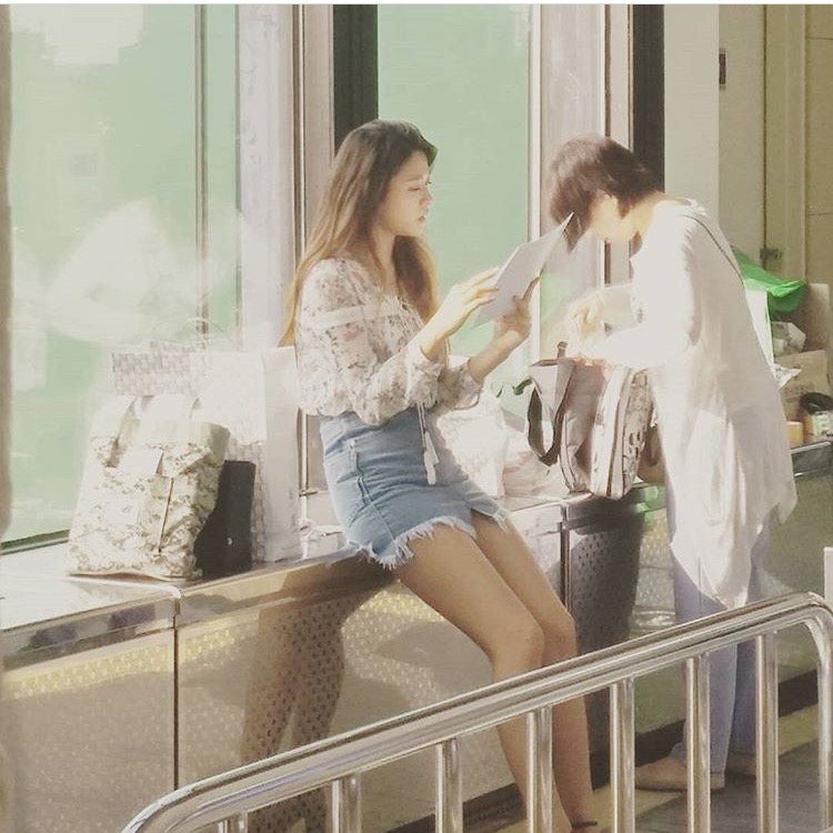 오늘자 공항에서 인생사진 하나 건진 설현 | 인스티즈
