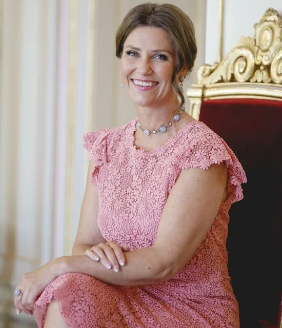 Princess Martha Louise wore a pink lace dress by Valentino. Emilio Pucci blue lace blouse. Crown Princess Mette-Marit wore the same dress