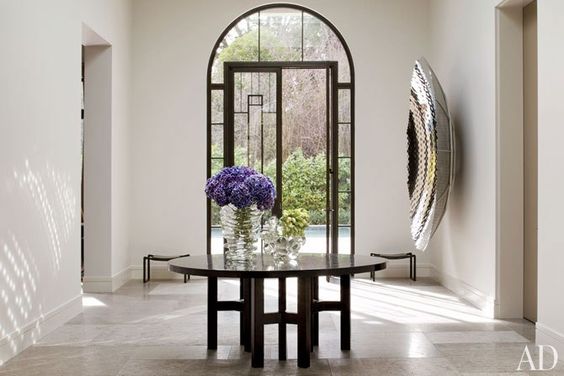 HALL DE ENTRADA E MESA REDONDA