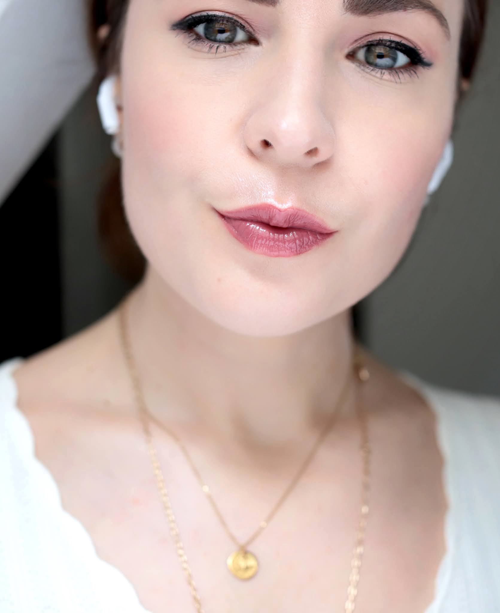 Lip Chic Que Vaut Le Gloss en Stick de Chantecaille ? kleo beauté