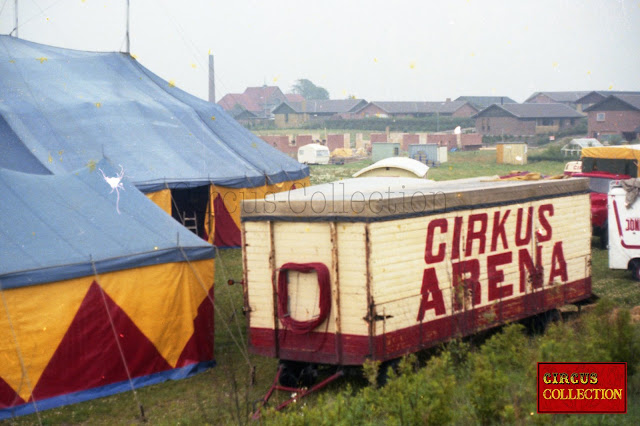remorque a matériel du cirque Arena 