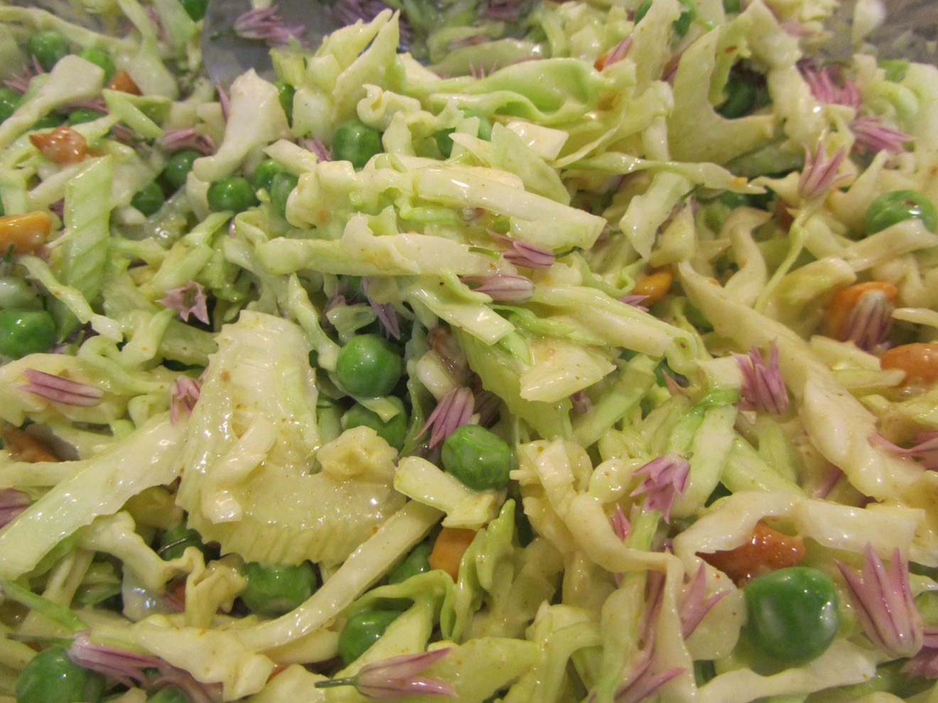 creative savv Free Onion Flavor Using Chive Blossoms