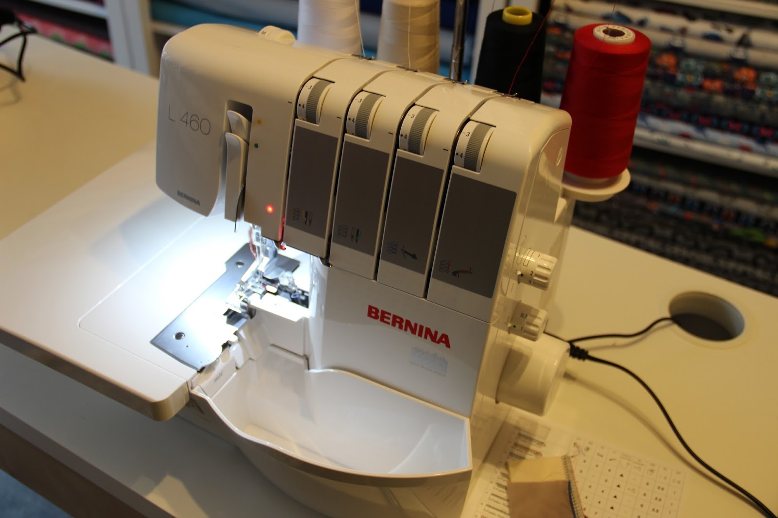 NähmaschinenLiebe Revolution der Overlock die BERNINA L460