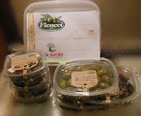 In consegna le forniture omaggio di Ficacci Olive Foto In consegna le forniture omaggio di Ficacci Olive