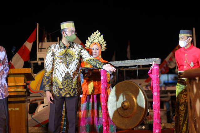 Buka Festival Budaya Maritim ‘Gau Pakkaja’ Bupati ASA Apresiasi PKBM Todilaling