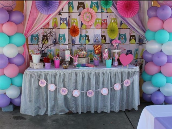 Una cortina con muchas imágenes es el toque innovador de esta