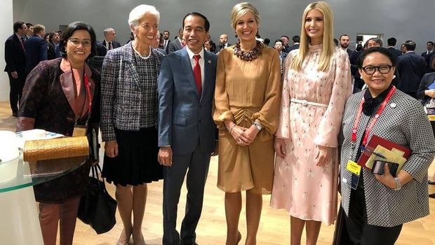 Luhut: Bahasa Inggris Jokowi Lancar, Ivanka Trump sampai Ketawa-ketawa Luhut: Bahasa Inggris Jokowi Lancar, Ivanka Trump sampai Ketawa-ketawa