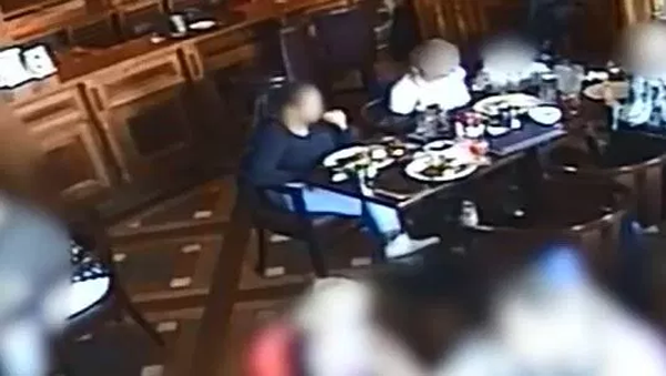 News, World, Hotel, Woman, Police, Complaint, CCTV, Shocking CCTV clip; Woman taking glass shards from her top and eating them