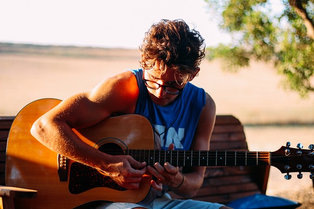 5 Lagu Paling Gampang Untuk Belajar Bermain Gitar Dan Ukulele Bulubibir