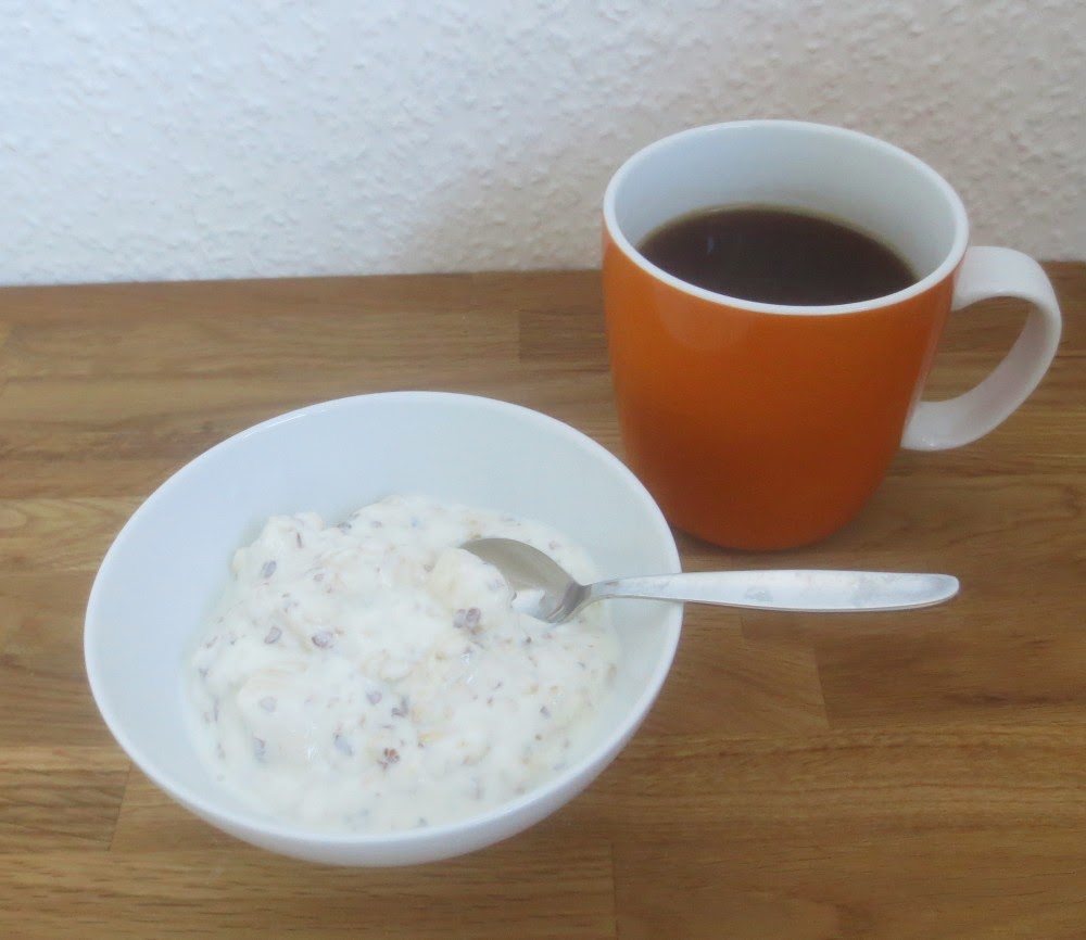 Barbaras Spielwiese: Joghurt mit Haferflocken und Banane