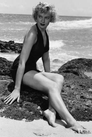 http://1.bp.blogspot.com/-FPkjtnNEGT4/TzgvdS7WWkI/AAAAAAAAErc/hLUaV-lUL7A/s1600/deborah-kerr-cu.jpg