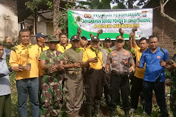Program Penghijauan Penanaman Seribu Pohon Lahan Kosong Polsek Curahdami. 