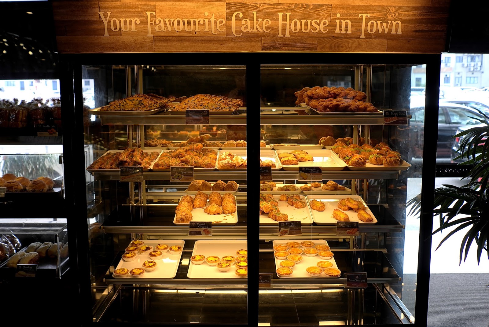 JE TunNel MOONLIGHT CAKE HOUSE Your Favourite Cake House in Sri Petaling!