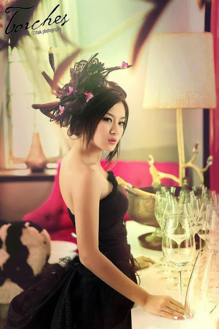 Wutt Hmone Shwe Yi - Myanmar Model Girls