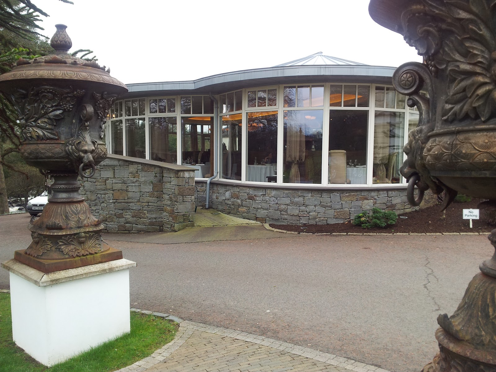 Ross's pub and restaurant guide