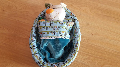 Old basket to doll bed upcycle